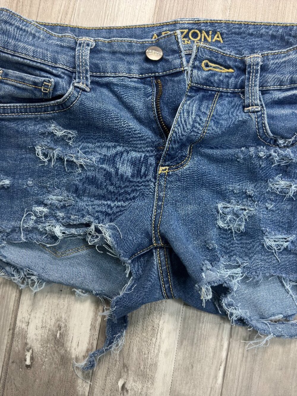 Arizona Jean Co. Juniors Size 3 Distressed Raw-Hem Denim Shorts